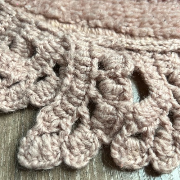 Vintage Floral Embroidered CottageCore Crochet Fringe Accent Rug Farmhouse - Picture 3 of 6